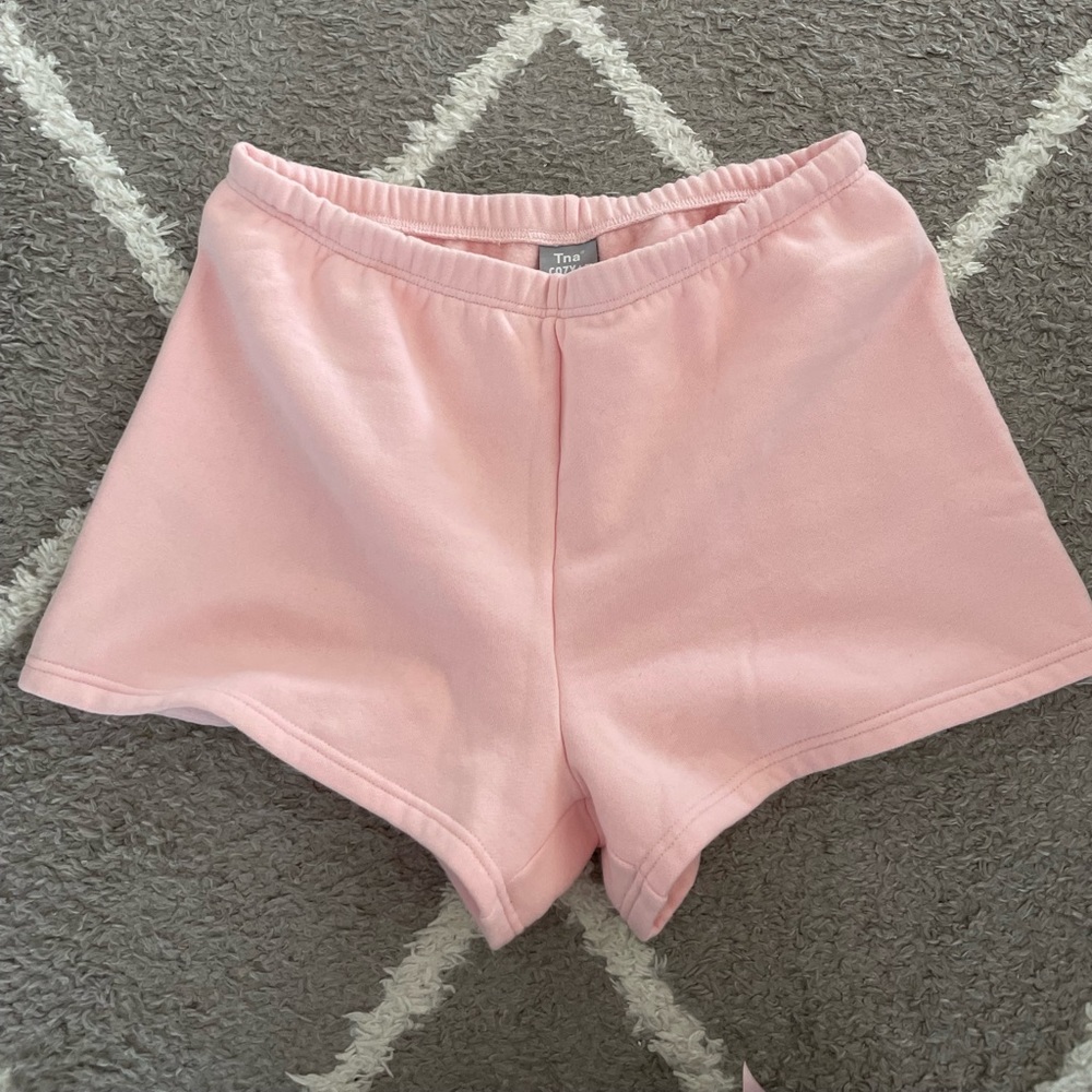 TNA
COZY FLEECE  HI-RISE 3" SWEATSHORT Item #79997